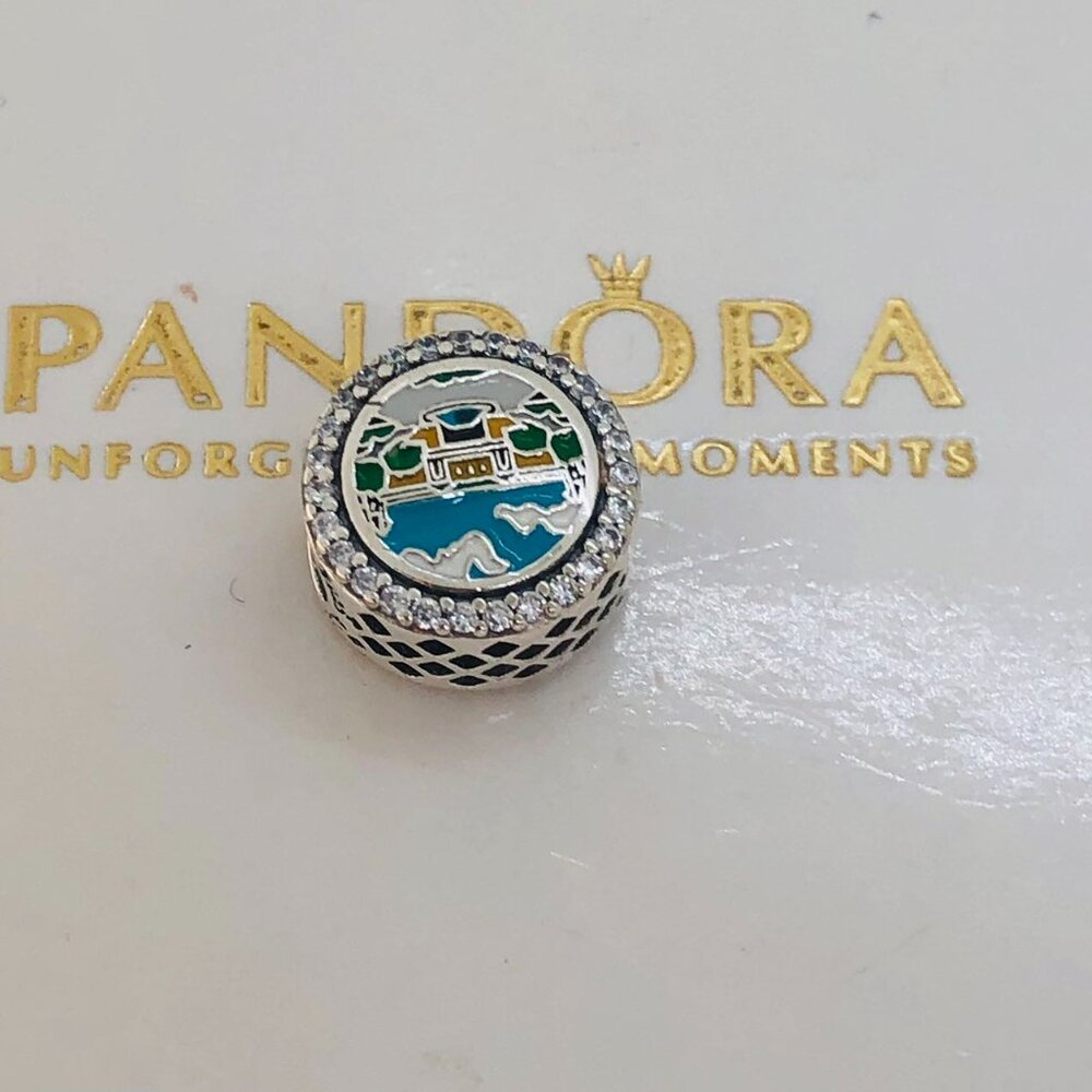 🌞📖Pandora The Hotel Hershey Hershey, Pennsylvania Exclusive Charm - Picture 3 of 4